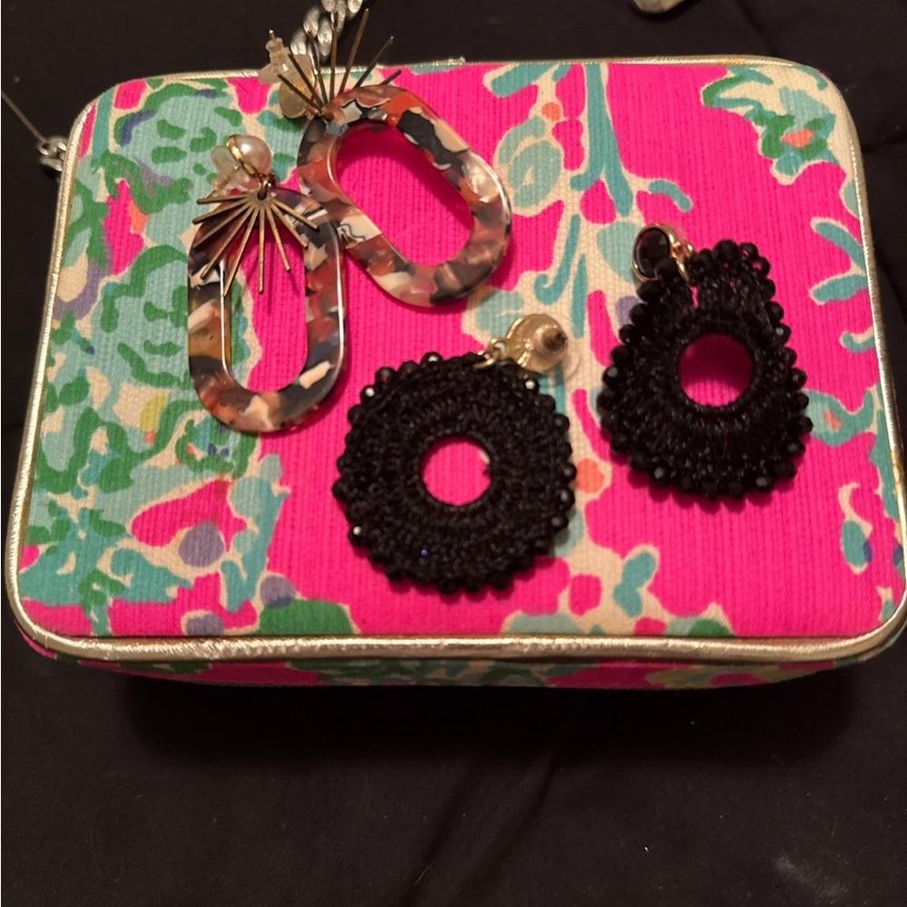 2 pair Earrings